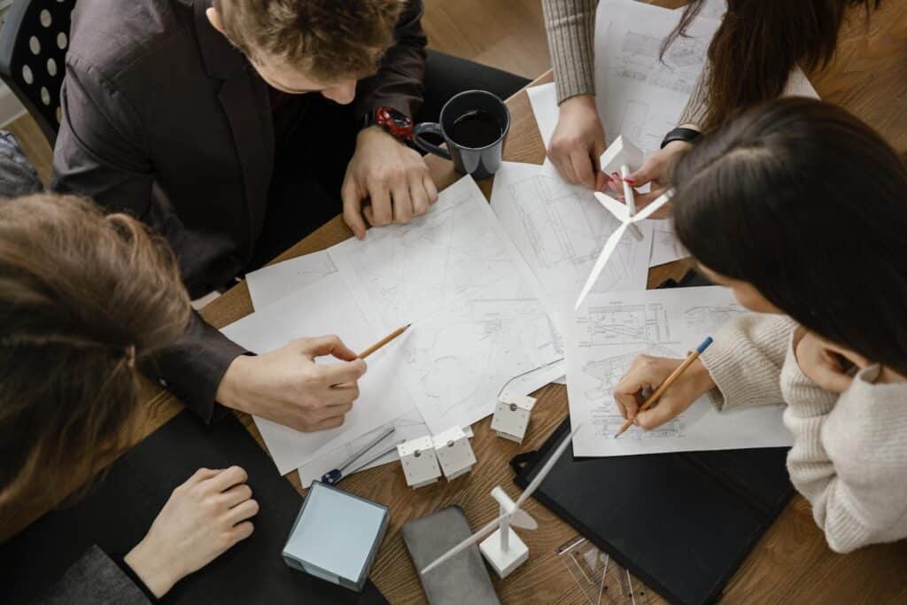 workforce planning: lavoratori attorno ad un tavolo